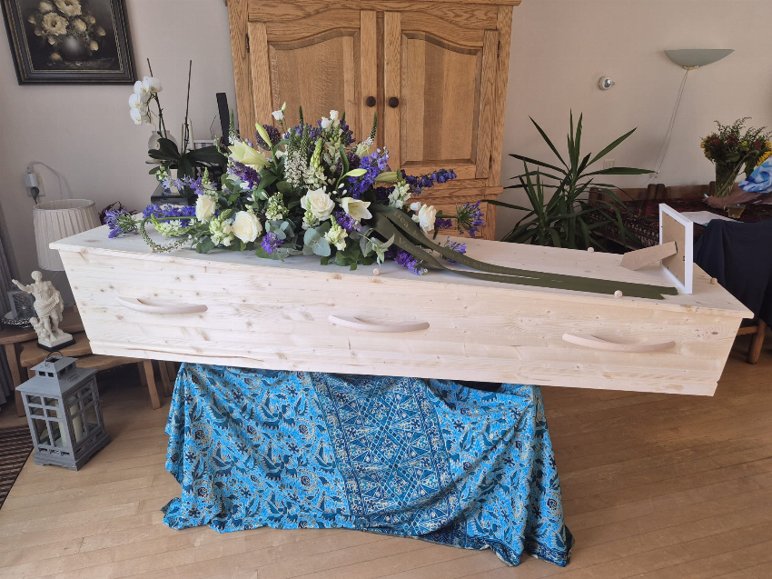 Balinese sarong versus kistrok